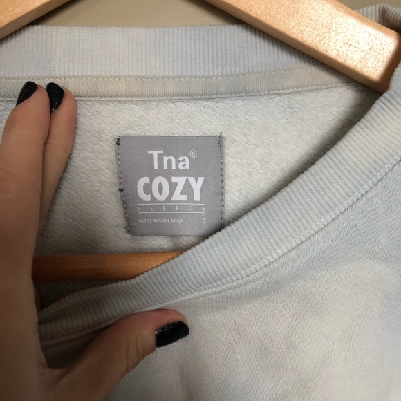 NWOT TNA cozy fleece cropped sweater, SZ M - Picture 3 of 4